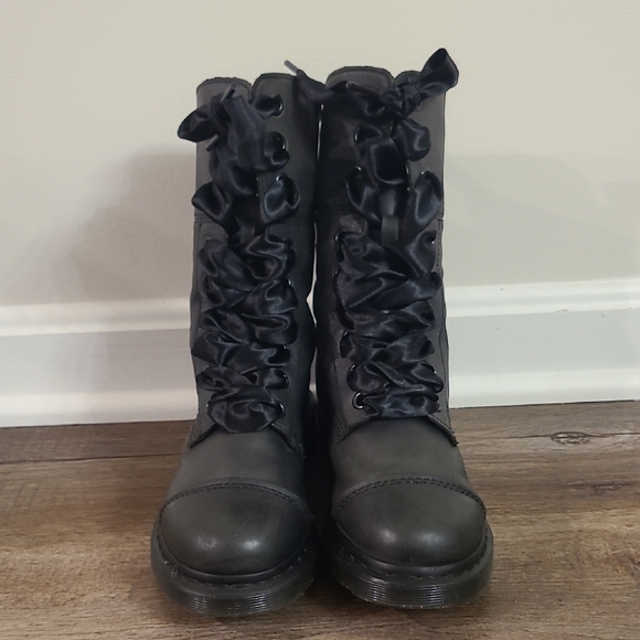 Dr. Martens Aimilita Floral Fold Over Boots - Picture 3 of 9